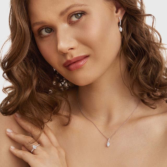 LUXUSNÍ NÁUŠNICE S LAB GROWN DIAMANTY V RŮŽOVÉM ZLATĚ - DIAMANTOVÉ NÁUŠNICE - 