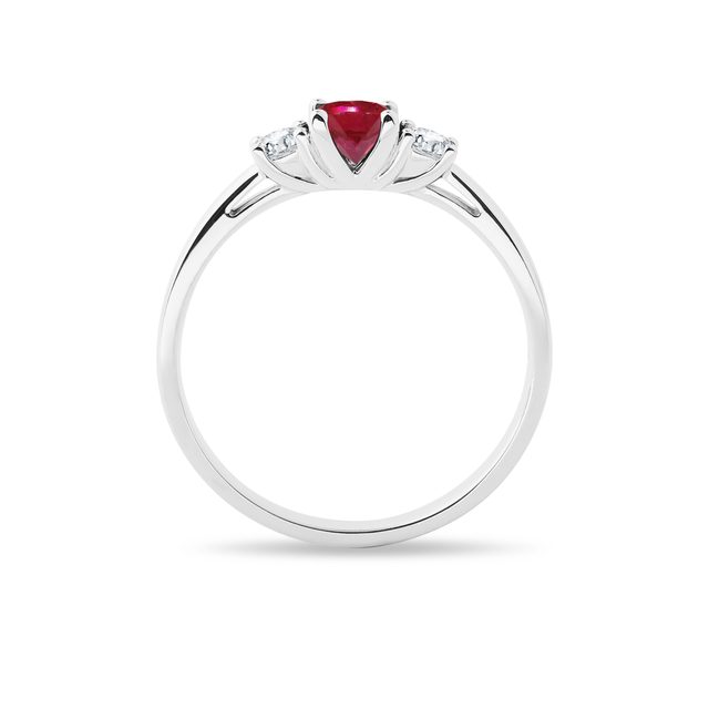 BAGUE EN OR BLANC AVEC DIAMANTS ET RUBIS - BAGUES DE FIANÇAILLES EN RUBIS - 