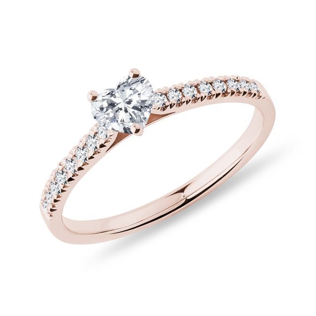 BAGUE EN OR ROSE, DIAMANTS ET DIAMANT CŒUR - BAGUES DE FIANÇAILLES EN DIAMANT - BAGUES DE FIANÇAILLES