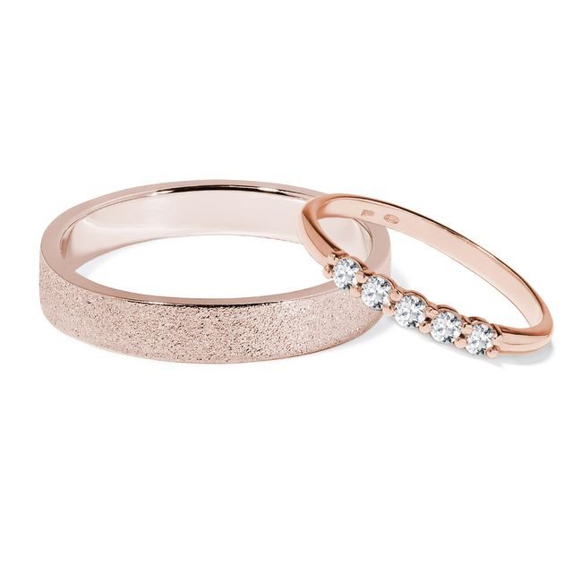 Diamond wedding ring set in 14k rose gold