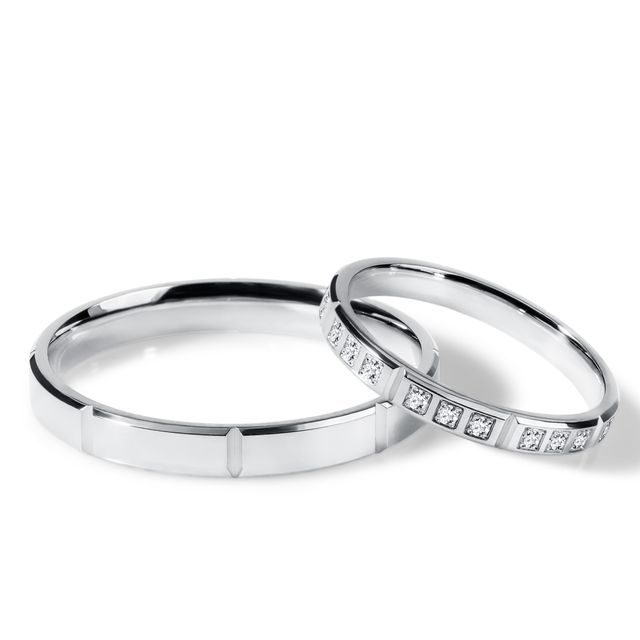 SET AUS RINGEN MIT DIAMANTEN UND GRAVUR IN WEISSGOLD - WEISSGOLDENE TRAURINGE IM SET - TRAURINGE