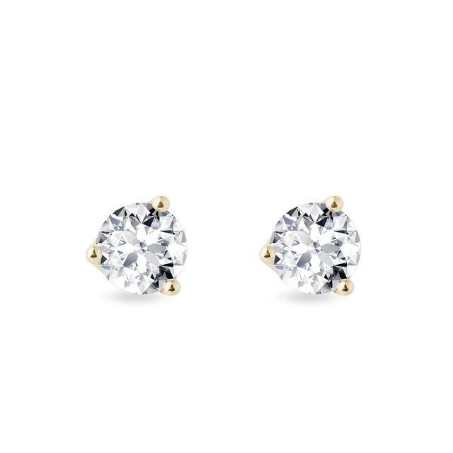Diamond stud earrings in 14k gold