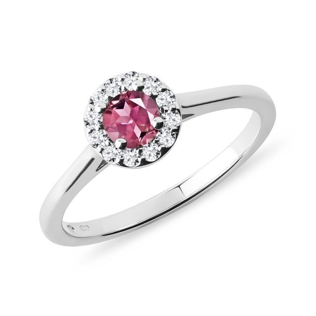 Ring mit rosa Turmalin und Diamanten in Weißgold