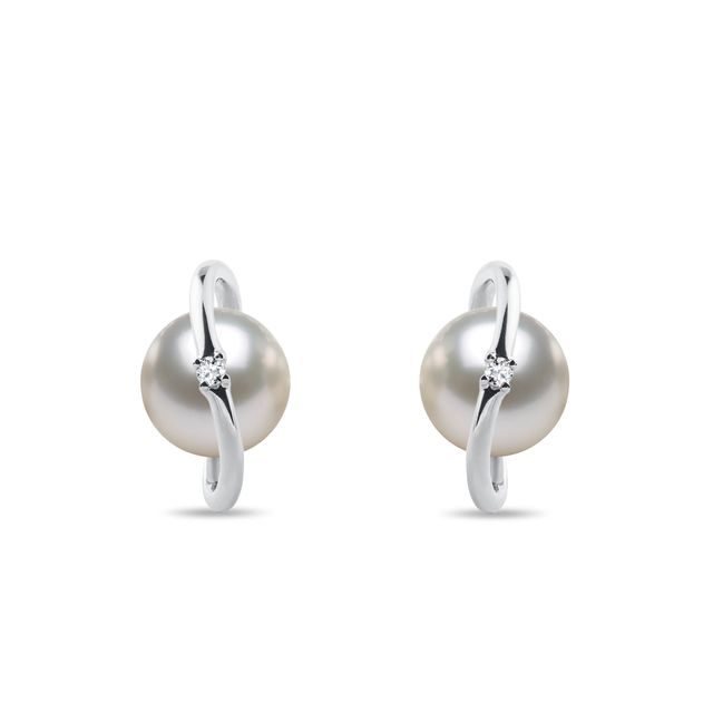PUCES D’OREILLES EN OR BLANC ET PERLE D’AKOYA - BOUCLES D'OREILLES EN PERLES - PERLES