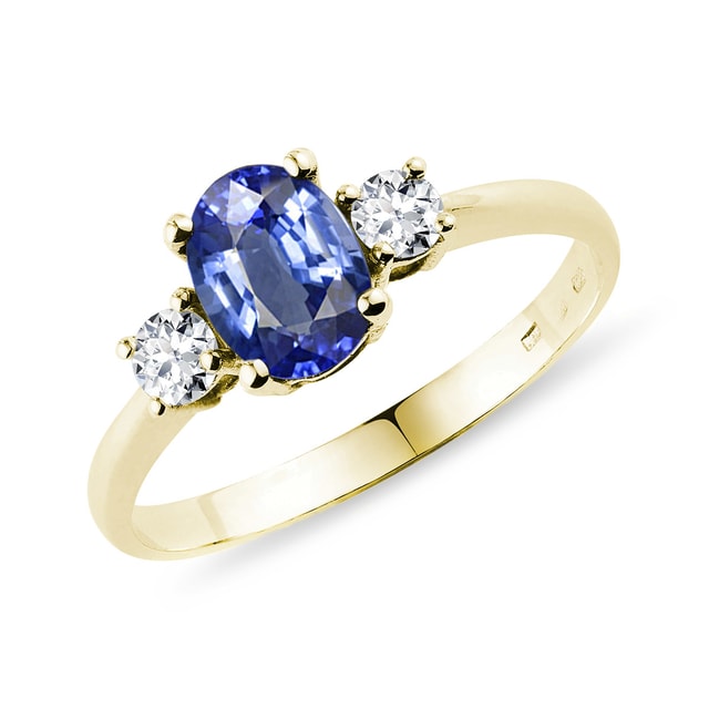 Gold ring with a sapphire and diamonds | KLENOTA