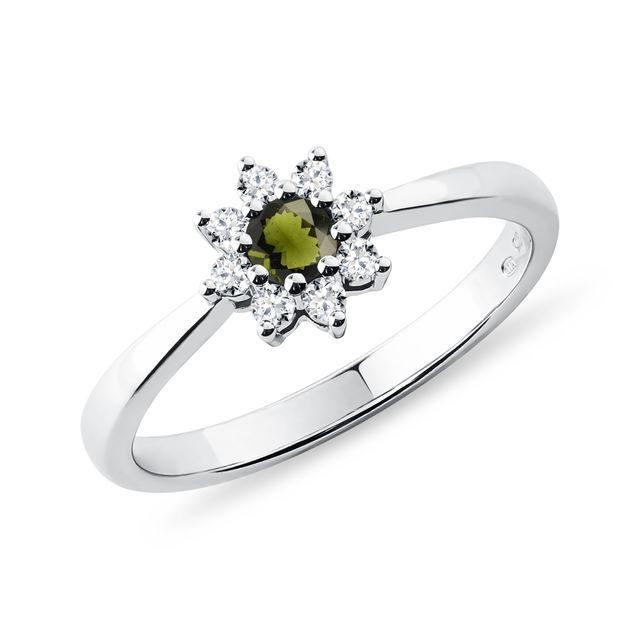 BAGUE FLEUR EN OR BLANC, MOLDAVITE ET DIAMANTS - BAGUES EN MOLDAVITE - BAGUES