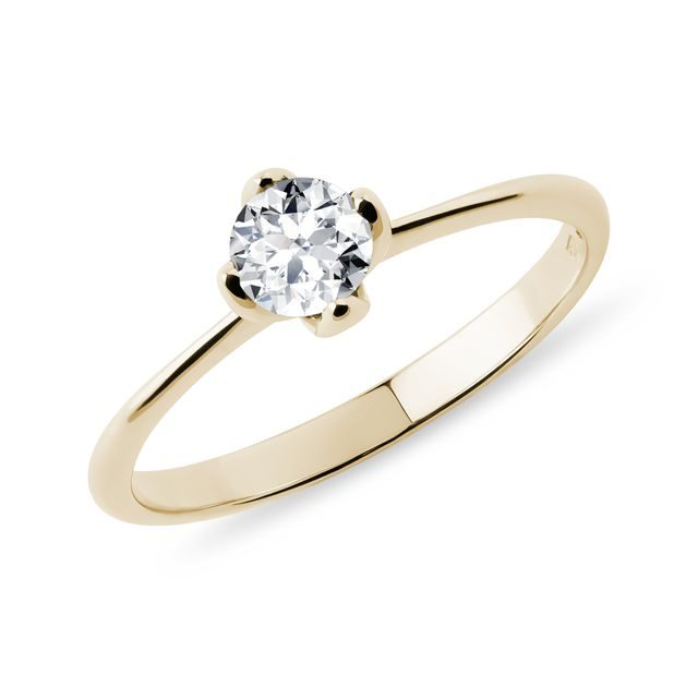 Gold Ring Decorated with Diamond
