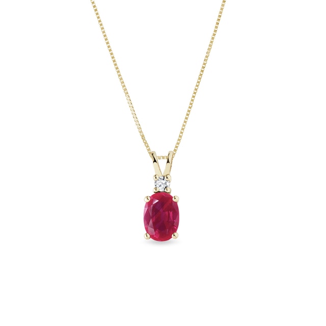 Ruby ​​necklace in gold