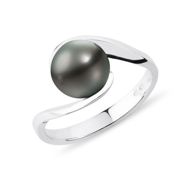 Tahitian pearl ring in white gold