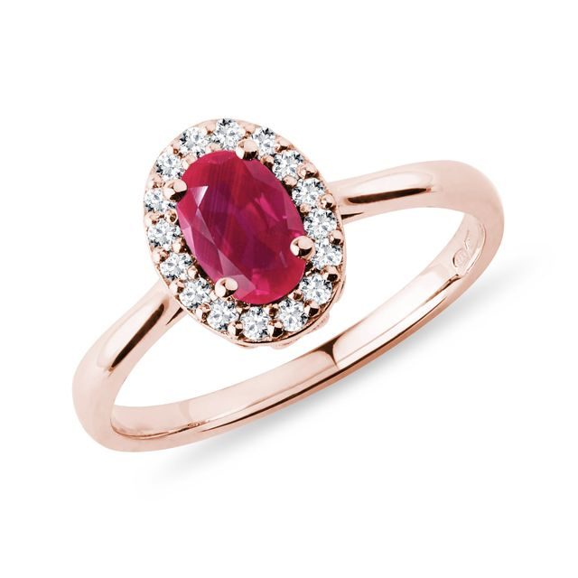 Prsteň z ružového zlata s rubínom a diamantmi