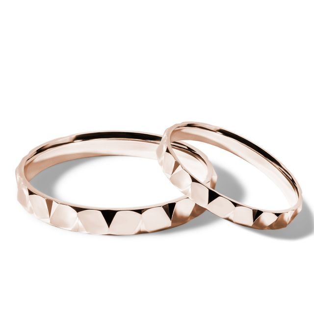 SET OF RINGS WITH CUT FACETS IN ROSE GOLD - ROSE GOLD WEDDING SETS - WEDDING RINGS