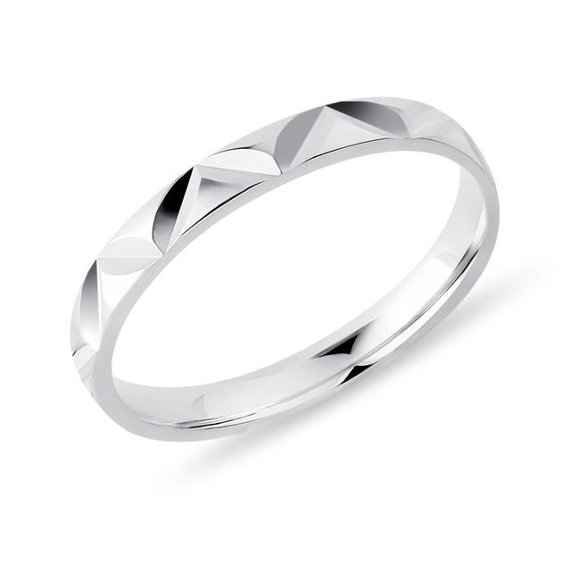 DÁMSKA SVADOBNÁ OBRÚČKA Z BIELEHO ZLATA S FAZETAMI - PRSTENE BIELE ZLATO - PRSTENE