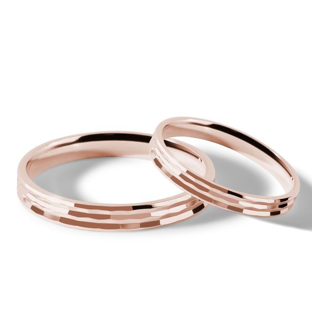 KOMPLET OBRĄCZEK ŚLUBNYCH Z RÓŻOWEGO ZŁOTA Z GRAWERUNKIEM - ZESTAWY OBRĄCZEK Z RÓŻOWEGO ZŁOTA - OBRĄCZKI