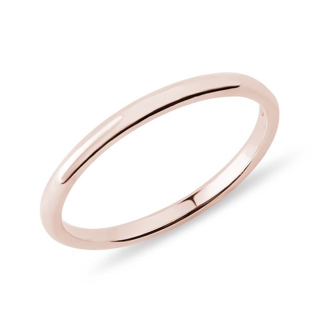 Minimalist wedding ring in rose gold