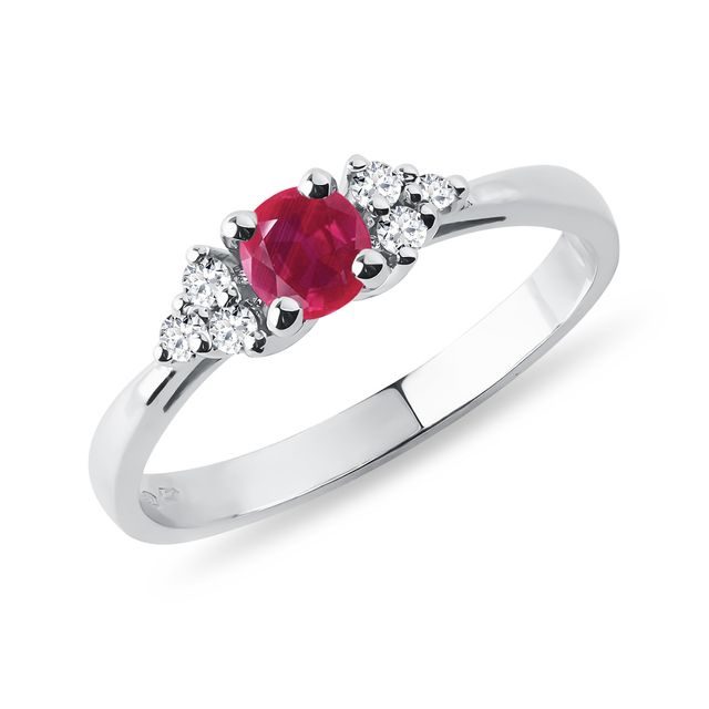 Ruby ​​and Diamond Ring in 14k White Gold