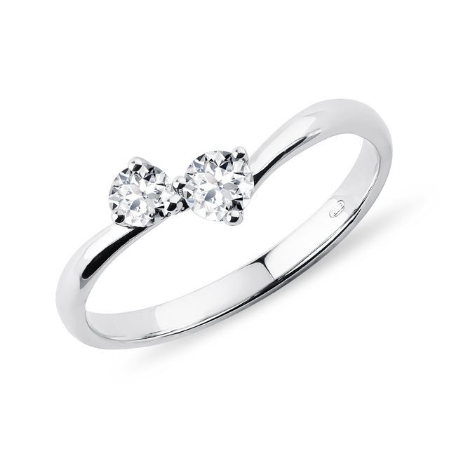 Modern diamond ring in white gold