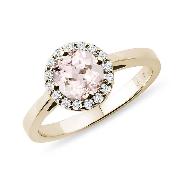 Gold ring with diamonds and morganite