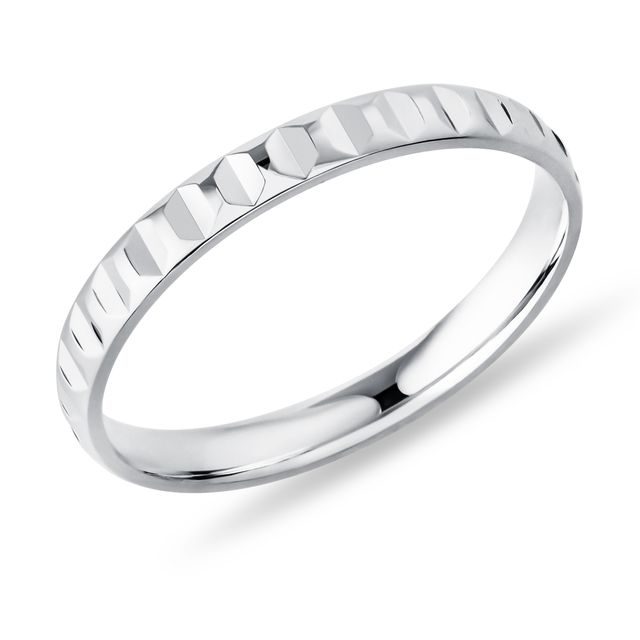 PÁNSKY GRAVÍROVANÝ PRSTEŇ Z BIELEHO 14K ZLATA - PRSTENE BIELE ZLATO - PRSTENE