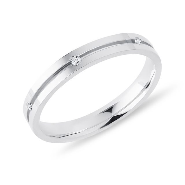 DÁMSKY PRSTEŇ Z BIELEHO ZLATA S DRÁŽKOU A DIAMANTMI - PRSTENE DIAMANT - PRSTENE