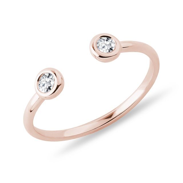 OTVORENÝ PRSTEŇ S BEZEL DIAMANTMI Z RUŽOVÉHO ZLATA - PRSTENE DIAMANT - PRSTENE
