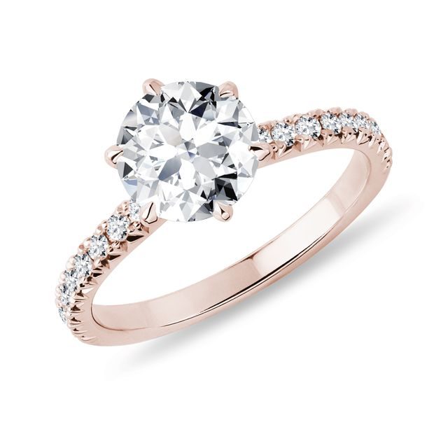 LUXUSNÍ ZÁSNUBNÍ PRSTEN S DIAMANTEM V RŮŽOVÉM ZLATĚ - ZÁSNUBNÍ PRSTENY S LAB GROWN DIAMANTY - ZÁSNUBNÍ PRSTENY