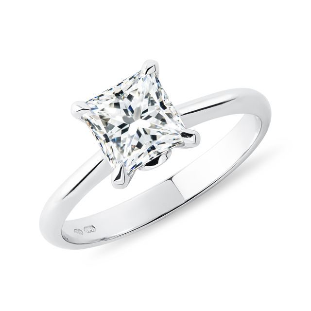 PRSTEN S LAB GROWN DIAMANTEM PRINCESS V BÍLÉM ZLATĚ - ZÁSNUBNÍ PRSTENY S LAB GROWN DIAMANTY - ZÁSNUBNÍ PRSTENY
