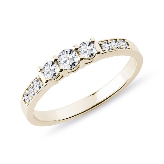 BAGUE EN OR JAUNE AVEC NEUF DIAMANTS - BAGUES DE FIANÇAILLES EN DIAMANT - BAGUES DE FIANÇAILLES