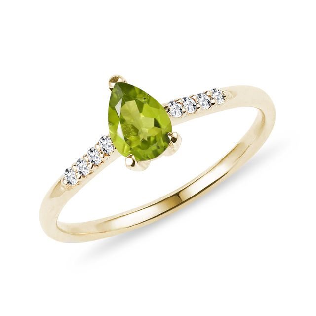 Zlatý prsten s olivínem v brusu kapky a brilianty