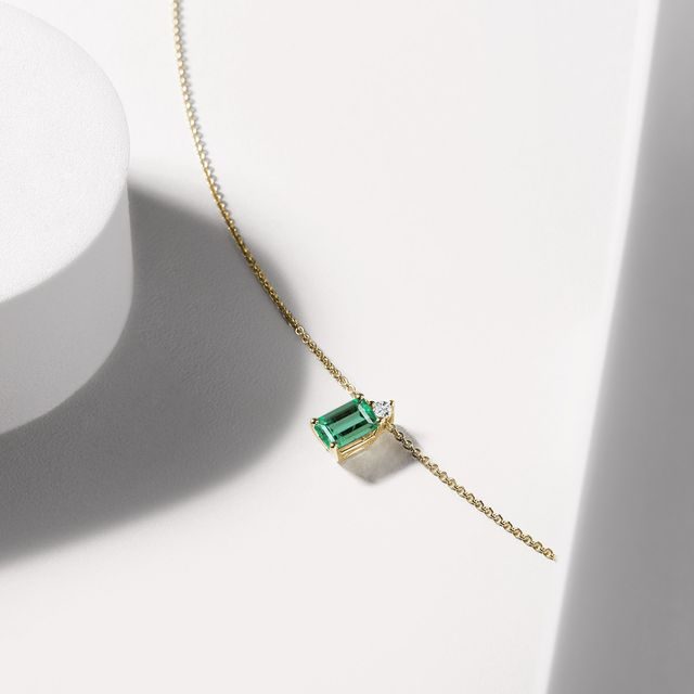 Smaragdový náhrdelník s diamantem ve žlutém zlatě | KLENOTA
