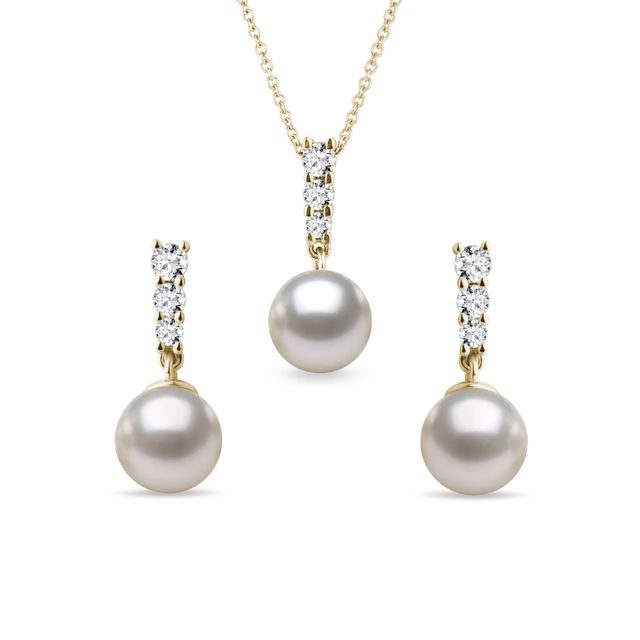 BOUCLES D'OREILLES ET COLLIER, OR, PERLES AKOYA, DIAMANTS - PARURES DE PERLES - PERLES