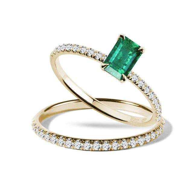 Verlobungsring aus Smaragd und Diamant in Gold