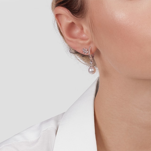 Weißgold-Ohrringe mit Perle und Diamanten | KLENOTA