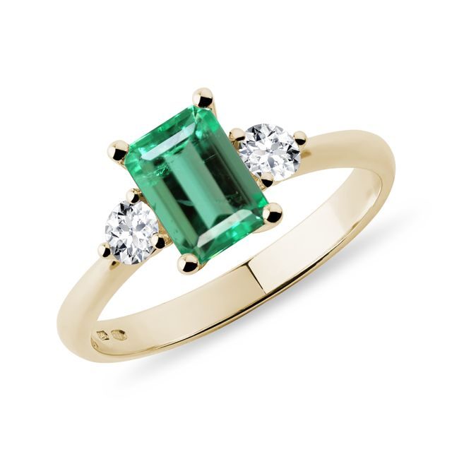 BAGUE EN OR JAUNE, ÉMERAUDE ET DIAMANTS - BAGUES EN ÉMERAUDE - BAGUES