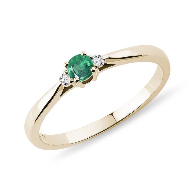 EMERALD AND DIAMOND ENGAGEMENT RING IN YELLOW GOLD - EMERALD RINGS - RINGS