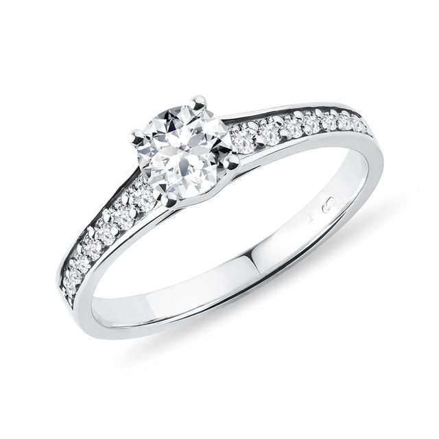 BAGUE DE FIANÇAILLES EN OR BLANC AVEC DIAMANT 0.5 CT - BAGUES DE FIANÇAILLES ORNÉES DE DIAMANTS - BAGUES DE FIANÇAILLES