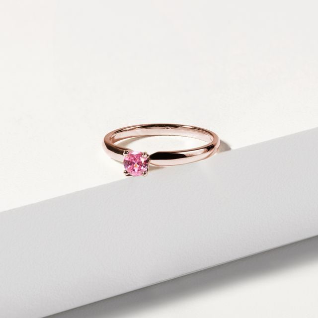 Prsten z růžového zlata s růžovým safírem | KLENOTA