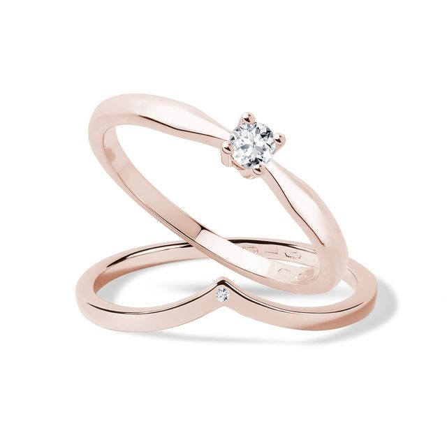 MINIMALISTICKÝ SET PRSTENŮ S DIAMANTY V RŮŽOVÉM ZLATĚ - SADY SNUBNÍCH A ZÁSNUBNÍCH PRSTENŮ - ZÁSNUBNÍ PRSTENY