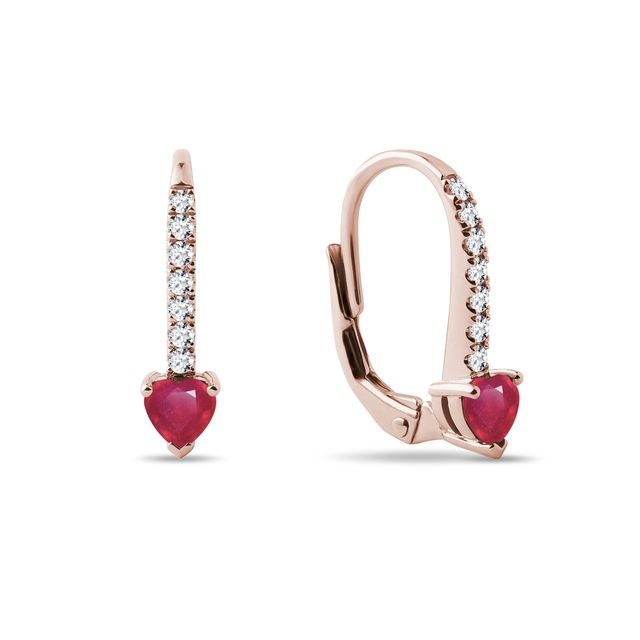 HERZFÖRMIGE DIAMANTOHRRINGE MIT RUBINEN IN ROSÉGOLD - OHRRINGE MIT RUBIN - OHRRINGE