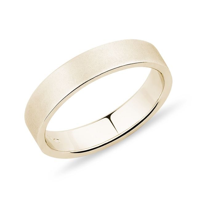 Pánský 4mm prsten ze žlutého zlata