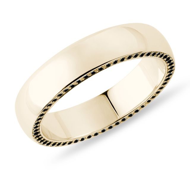 HERREN-EHERING AUS GELBGOLD MIT SCHWARZEN DIAMANTEN - TRAURINGE FÜR HERREN - TRAURINGE