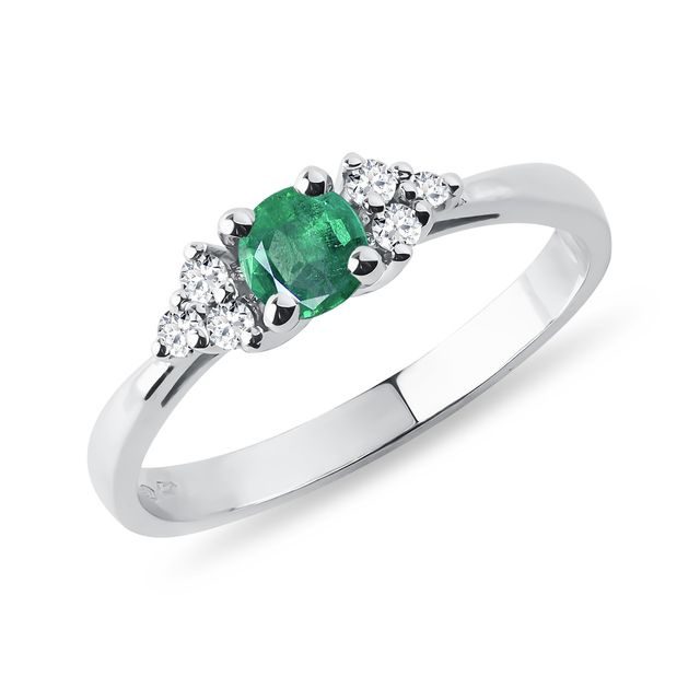 Gold Ring with Emerald and Small Diamonds