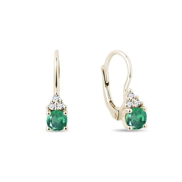 VISACÍ NÁUŠNICE SE SMARAGDEM A BRILIANTY VE ŽLUTÉM ZLATĚ - NÁUŠNICE SE SMARAGDEM - NÁUŠNICE