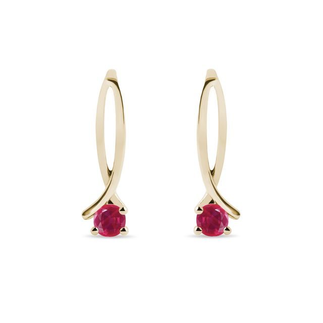 BOUCLES D'OREILLES RUBAN EN OR AVEC RUBIS RONDS - BOUCLES D'OREILLES EN RUBIS - BOUCLES D'OREILLES