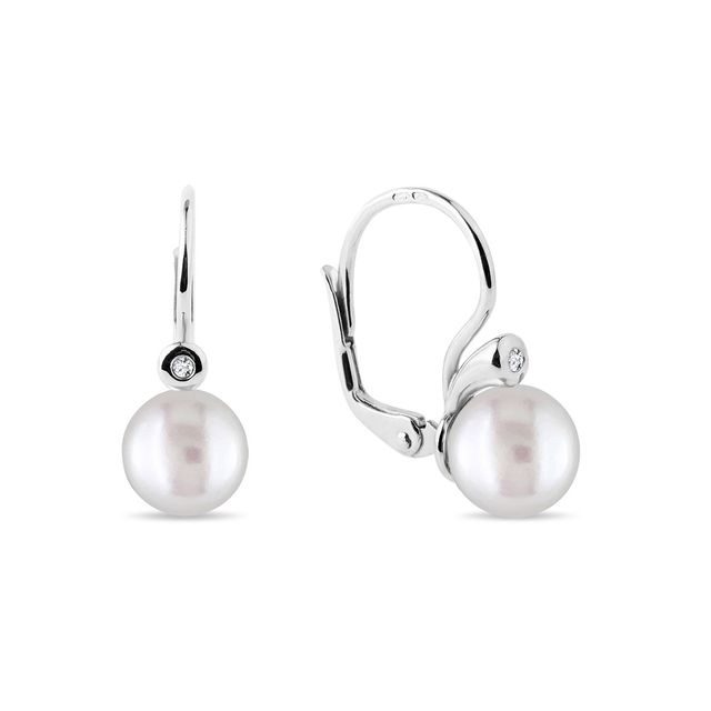 Pearl and diamond leverback earrings in white gold