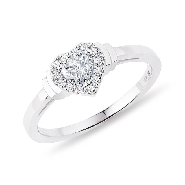 BAGUE DE FIANÇAILLES EN OR BLANC AVEC DIAMANT EN FORME DE CŒUR - BAGUES DE FIANÇAILLES ORNÉES DE DIAMANTS - BAGUES DE FIANÇAILLES