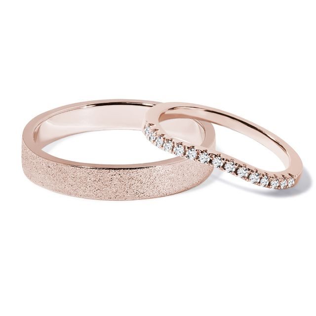 Rose gold wedding ring set with diamonds