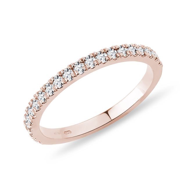 Svadobný prsteň z ružového zlata s pavé diamantmi