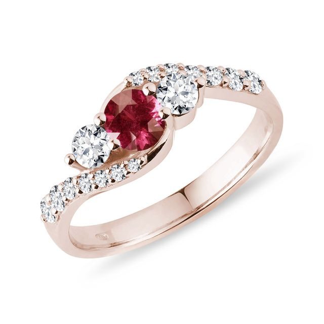Prsten z růžového zlata s diamanty a turmalínem