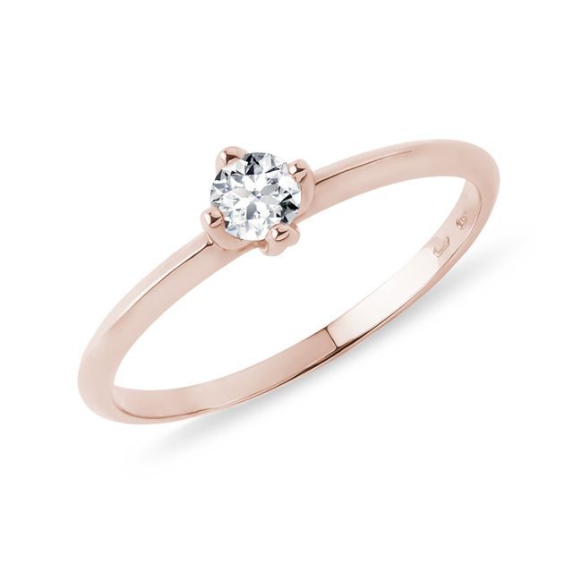 Tenký prsten z růžového zlata s briliantem