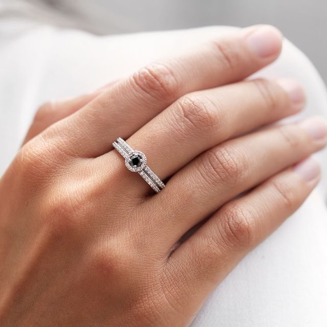 White Gold Diamond Ring with Black Diamond KLENOTA